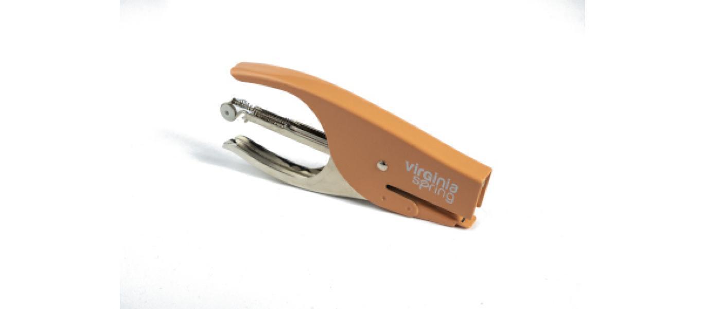 iternet iternet virginia spring cucitrice colore arancio punti 6/4 universale capacità 15 fg - foto 1