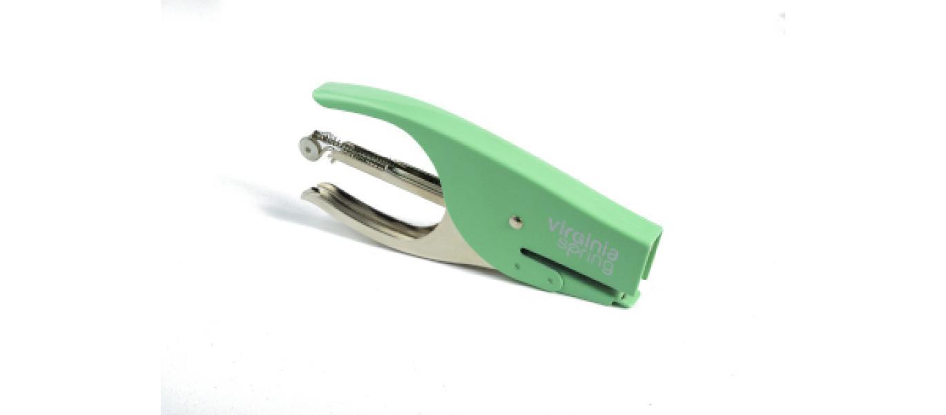 iternet iternet virginia spring cucitrice colore verde punti 6/4 universale capacità 15 fg - foto 1
